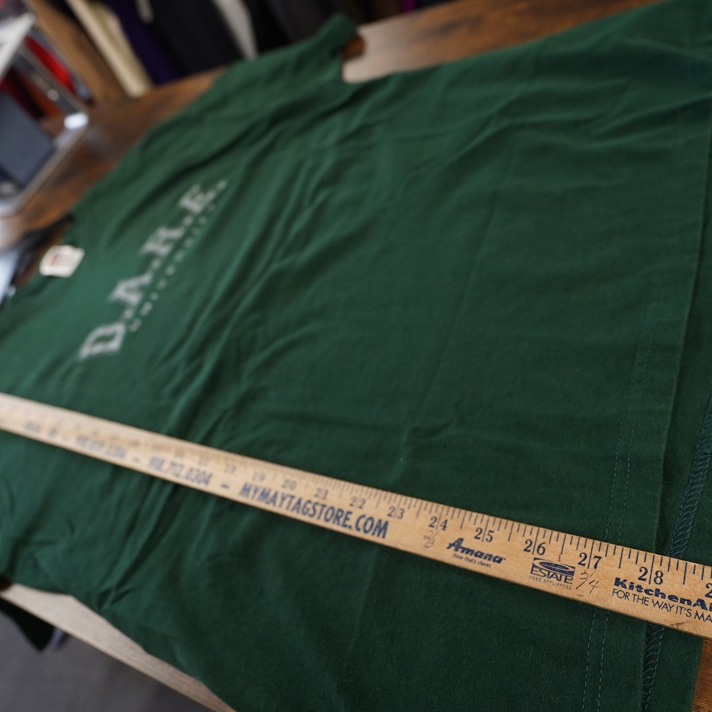 (XL) Vintage Dare to Resist Drugs University T-Shirt Men's XL Green Fruit of the Loom