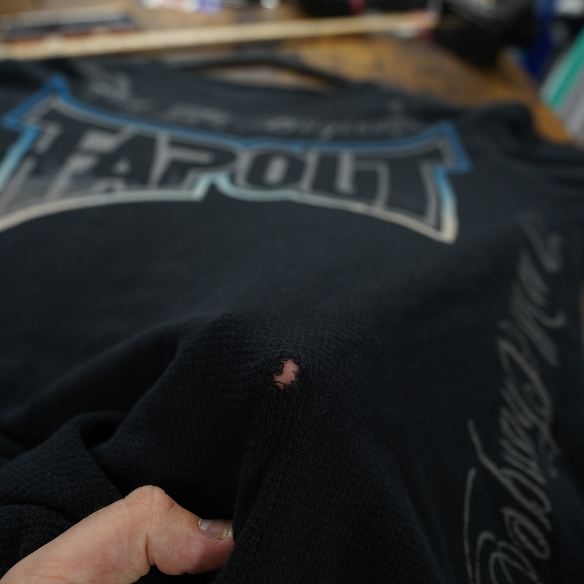 (XL) Vintage Tapout MMA Elite Y2K Waffle Knit Long Sleeve Thermal Men’s XL 2000s Emo