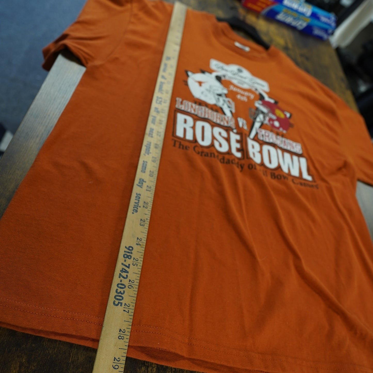 (L) Vintage Texas Longhorns UT National Champions 2005 Rose Bowl Men's L Orange