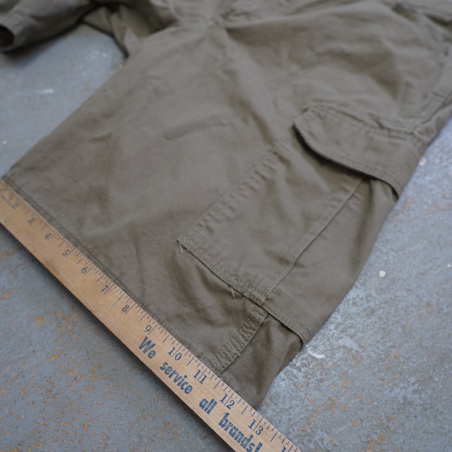 (Sz. 40) Wrangler Riggs Cargo Shorts Men's Sz. 40 Utility Workwear Beige Tan