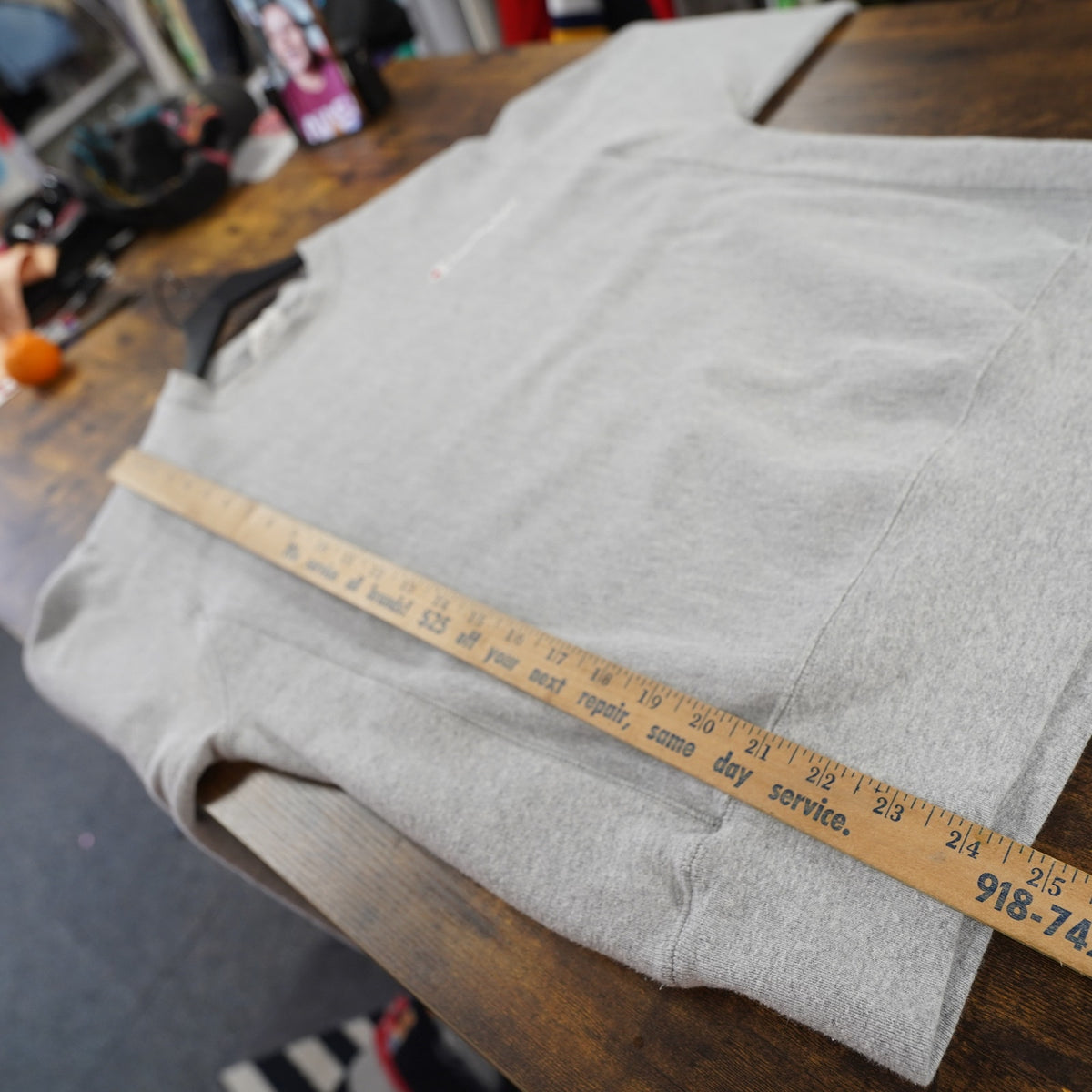 (S) Champion Reverse Weave Gray Crewneck Sweatshirt Men's S Retro Minimalist Y2K