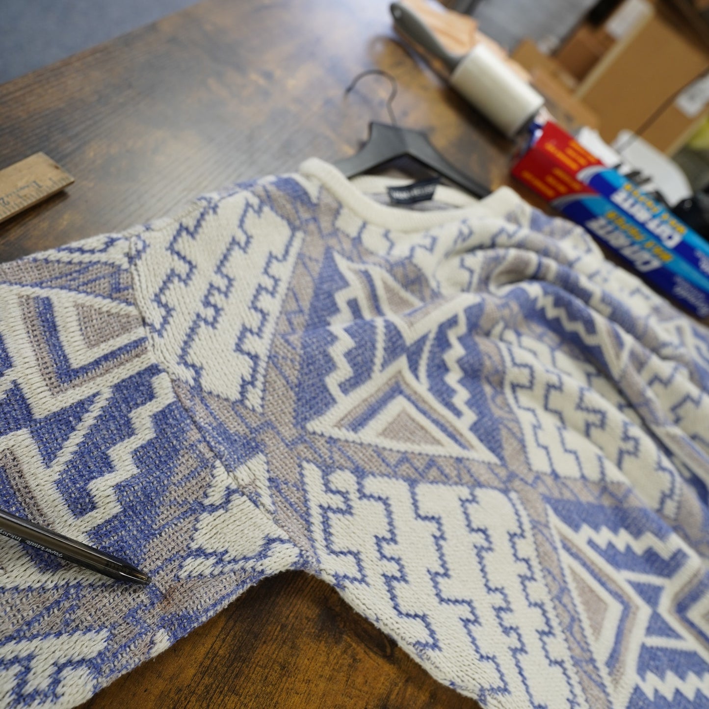 (L) Vintage Van Heusen Geometric Western Knit Sweater Men's L Blue White 90s Retro