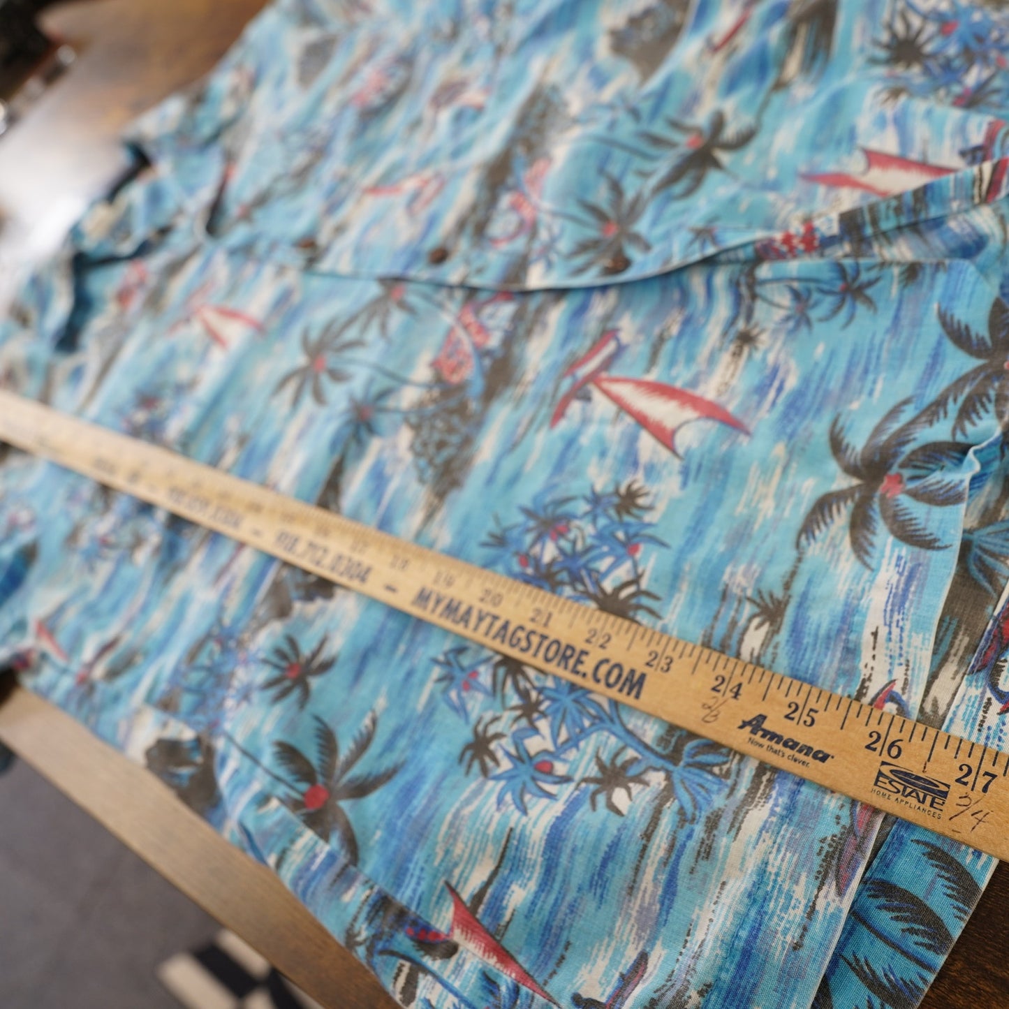 (M) Vintage 90s Hawaiian Shirt Men's M Floral Tropical Surf Made in Hawaii USA Blue