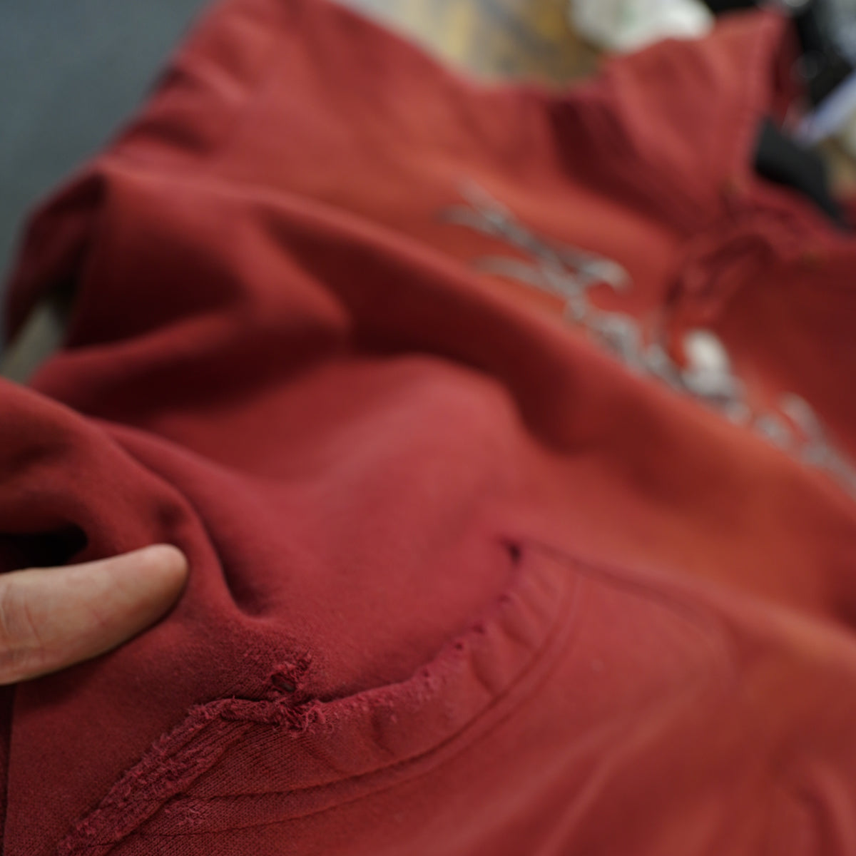 (L) Top Heavy Vintage Y2K Distressed Tribal Skull Graphic Hoodie Red Mens L
