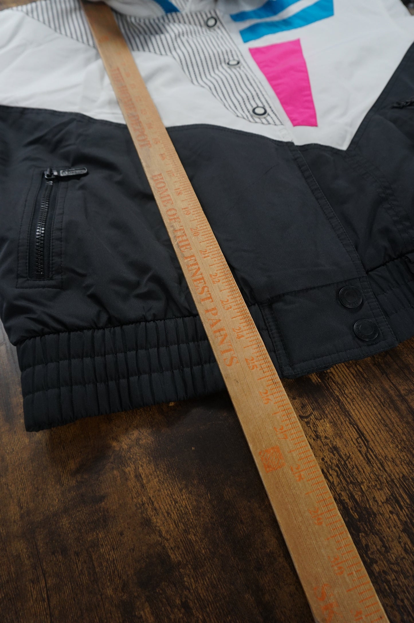 (L) Vtg Tyrolia 90s ski Jacket