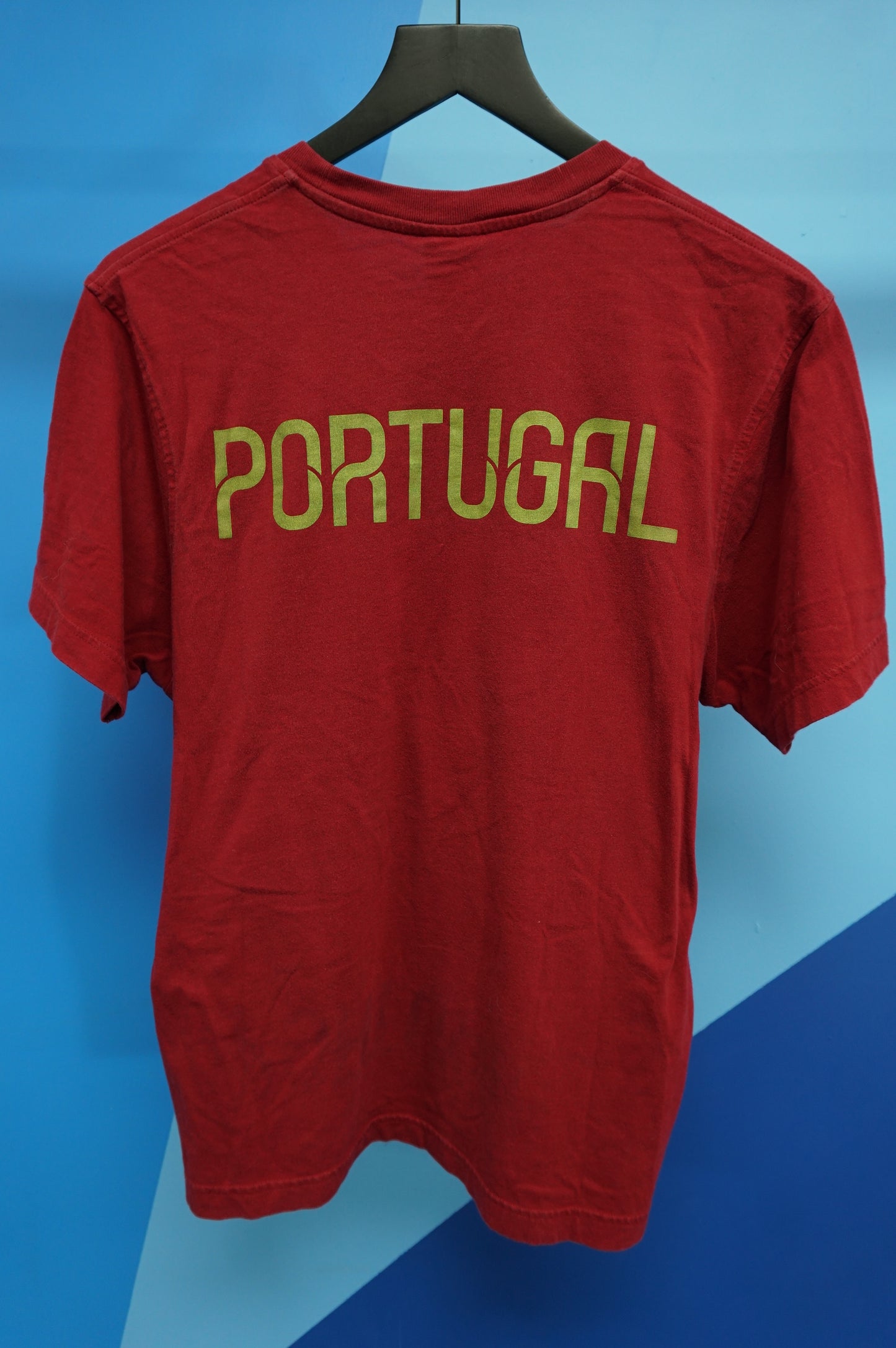 (M/L) Y2K Portugal Center Check Nike Soccer T-Shirt