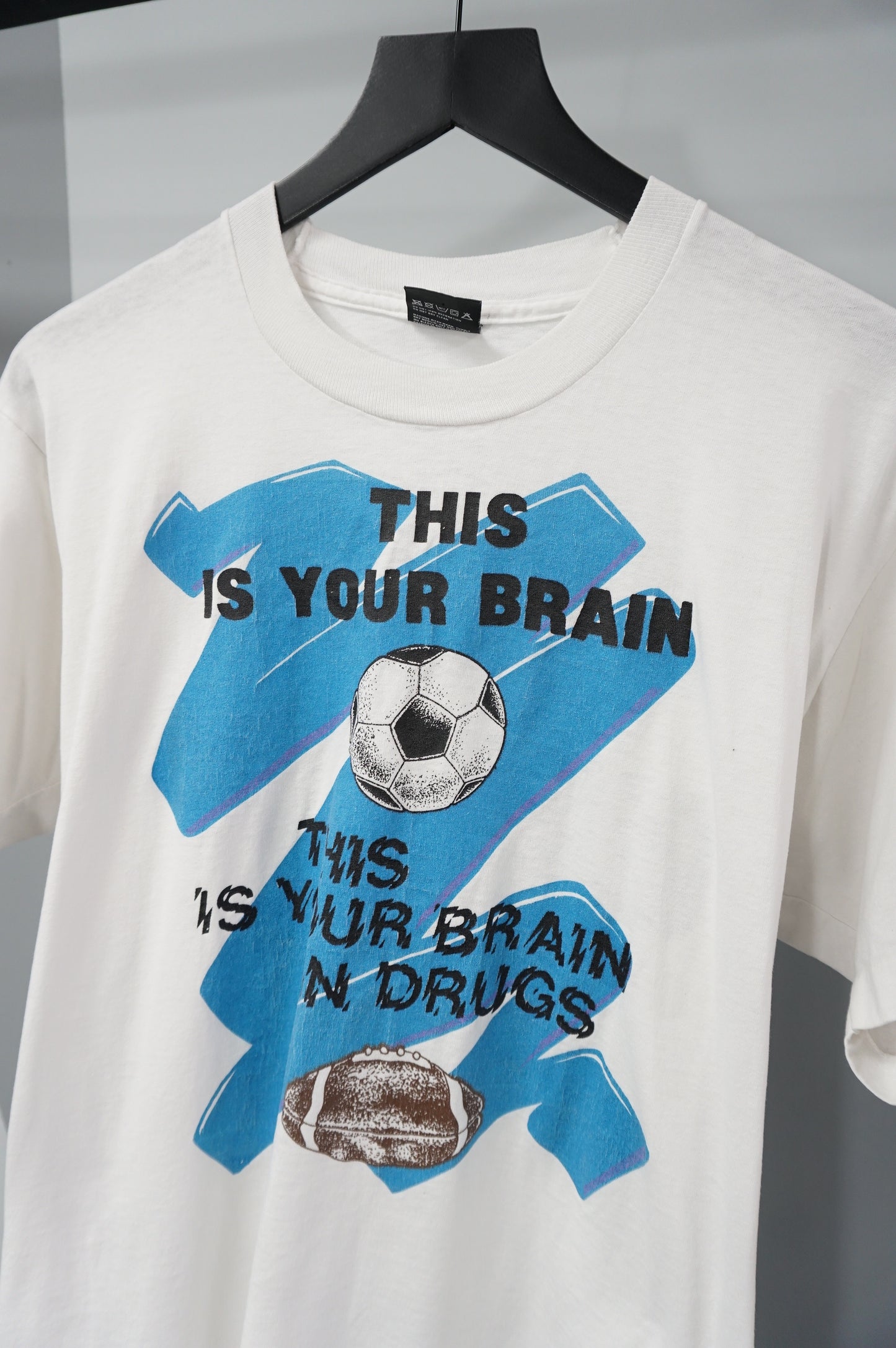 (L/XL) Vtg This Is Your Brain On Drugs Single Stitch Soccer T-Shirt