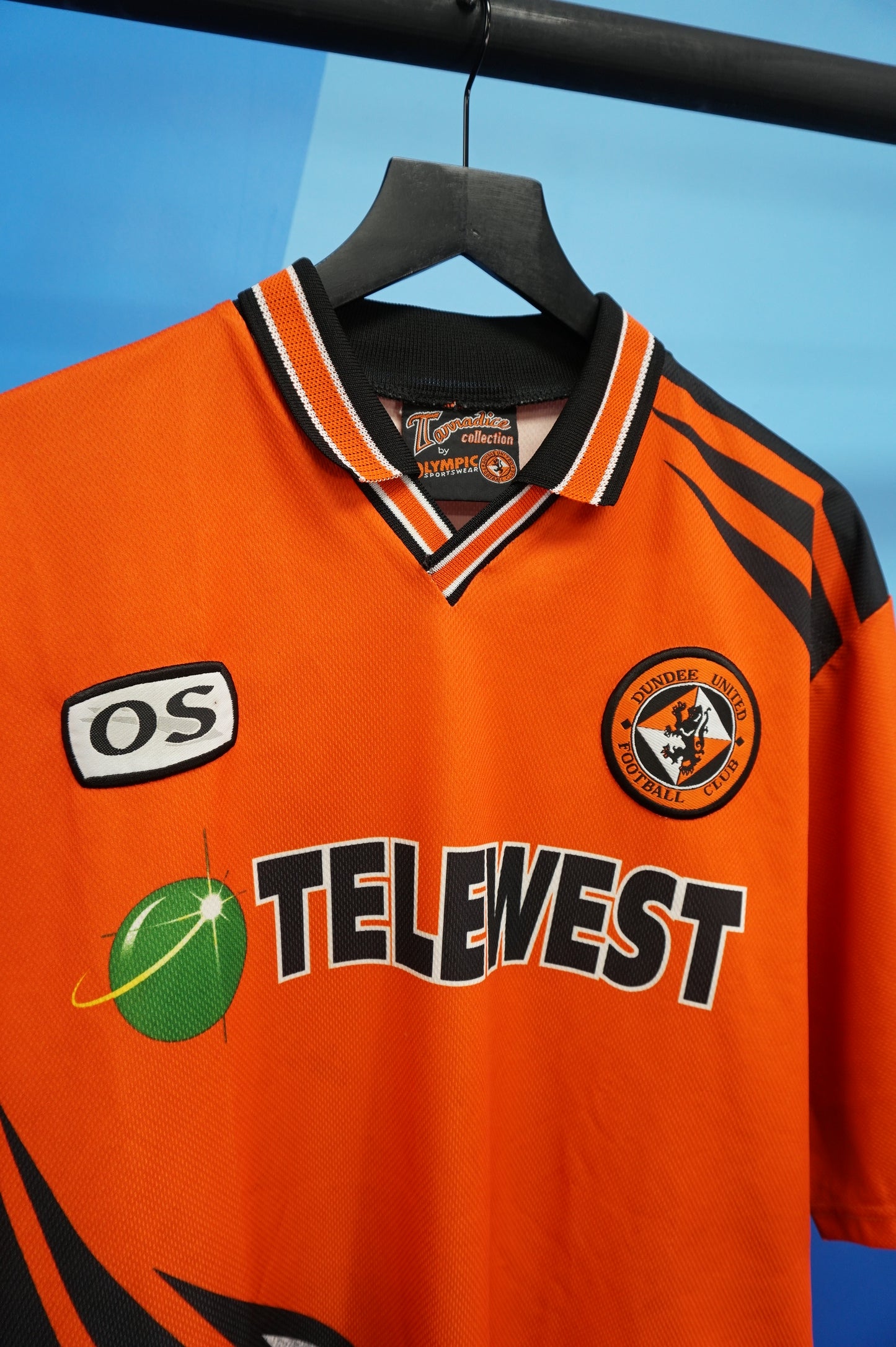 (L/XL) Dundee United FC Soccer Jersey