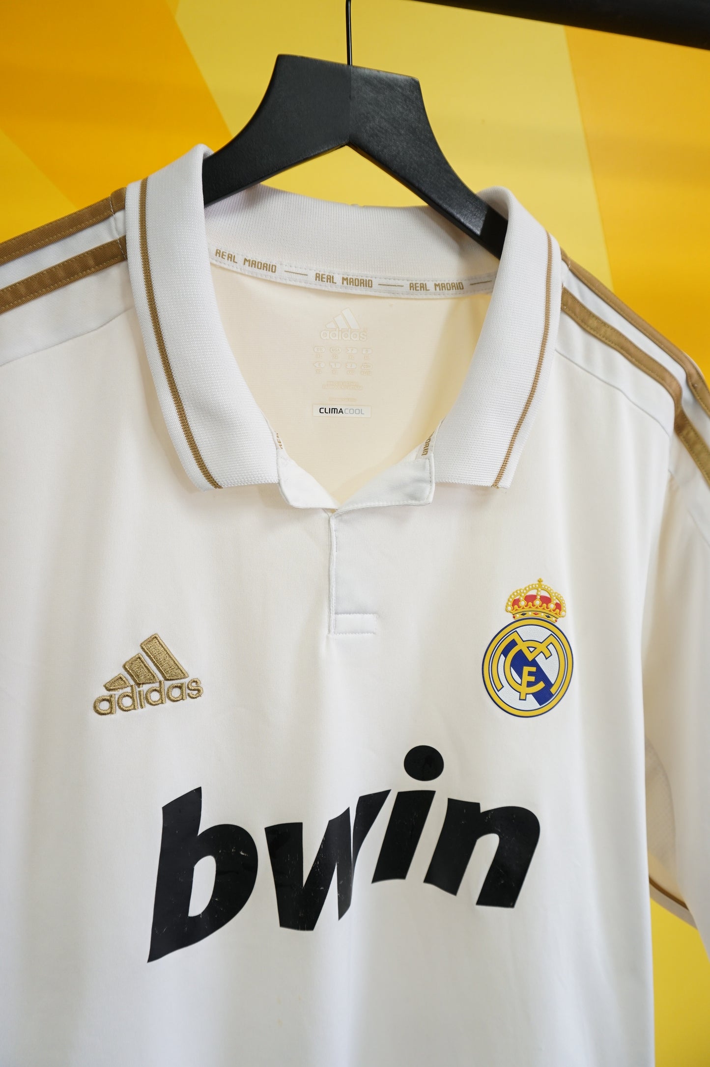 (L/XL) Real Madrid Soccer Jersey