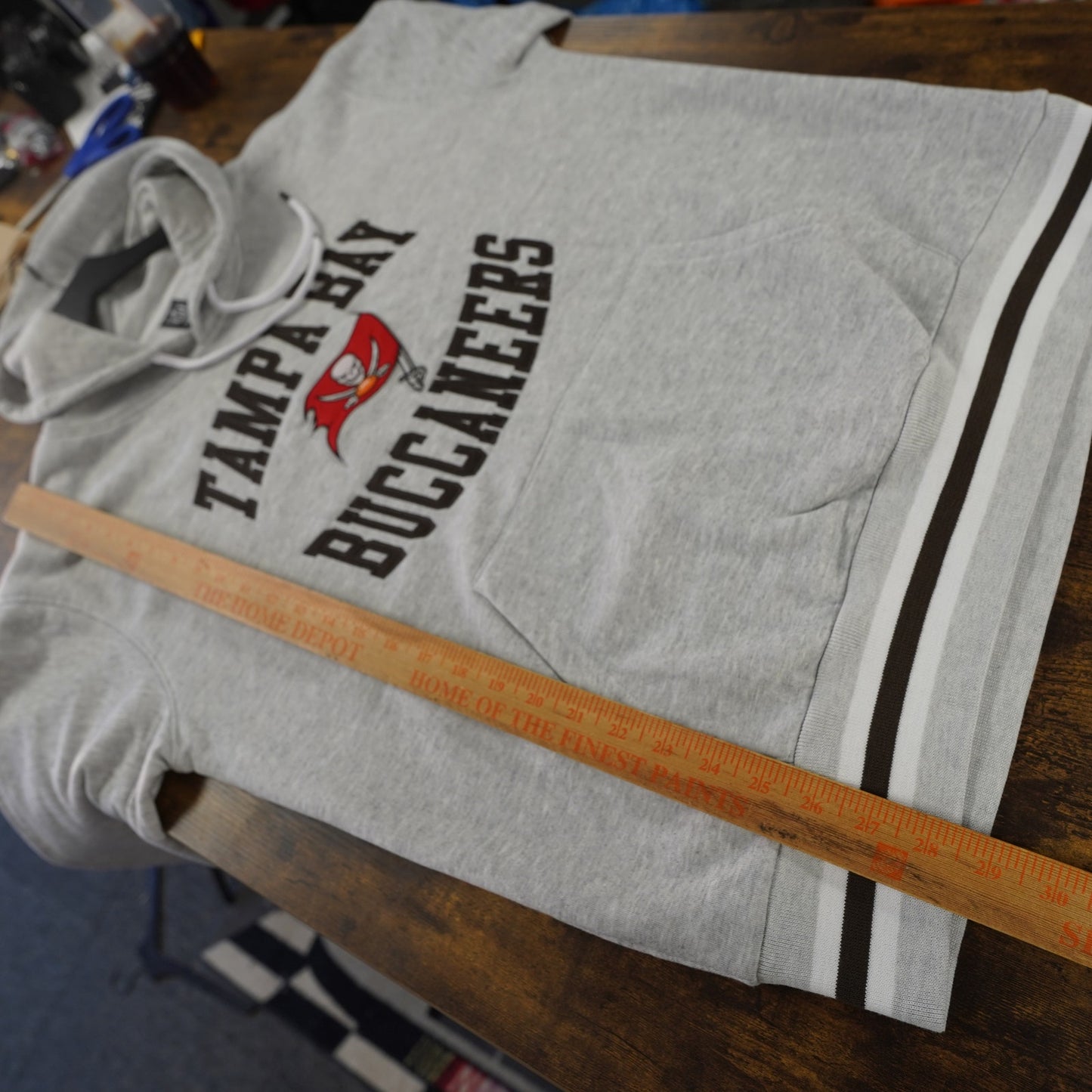 (L) Tampa Bay Buccaneers Sewn Hoodie Men's L Brand New Team Nfl Gray Sweatshirt