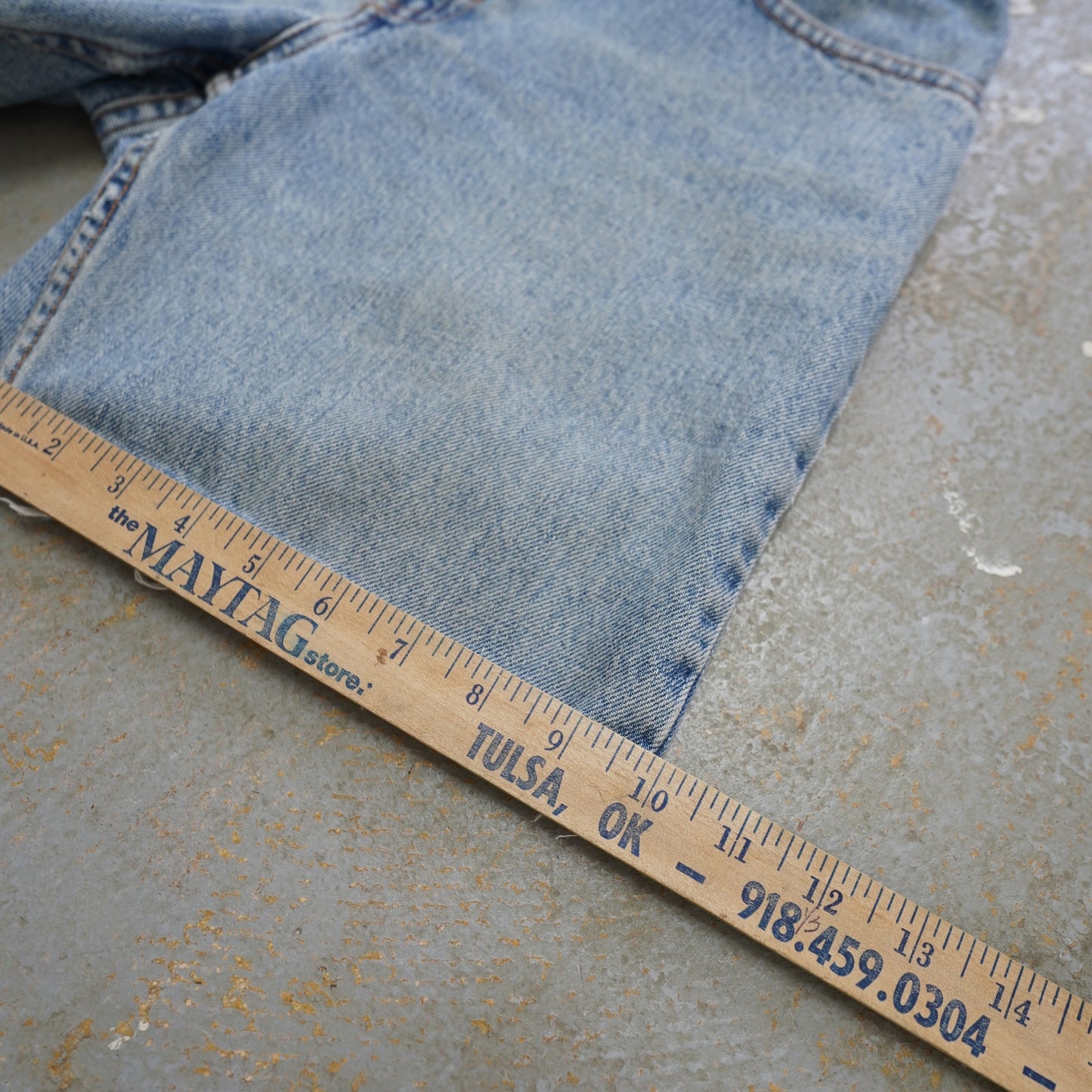 (Women's 29in) Vintage Levis 555 Cut Off Denim Mom Jean Shorts Women's 29in S Blue Low Rise