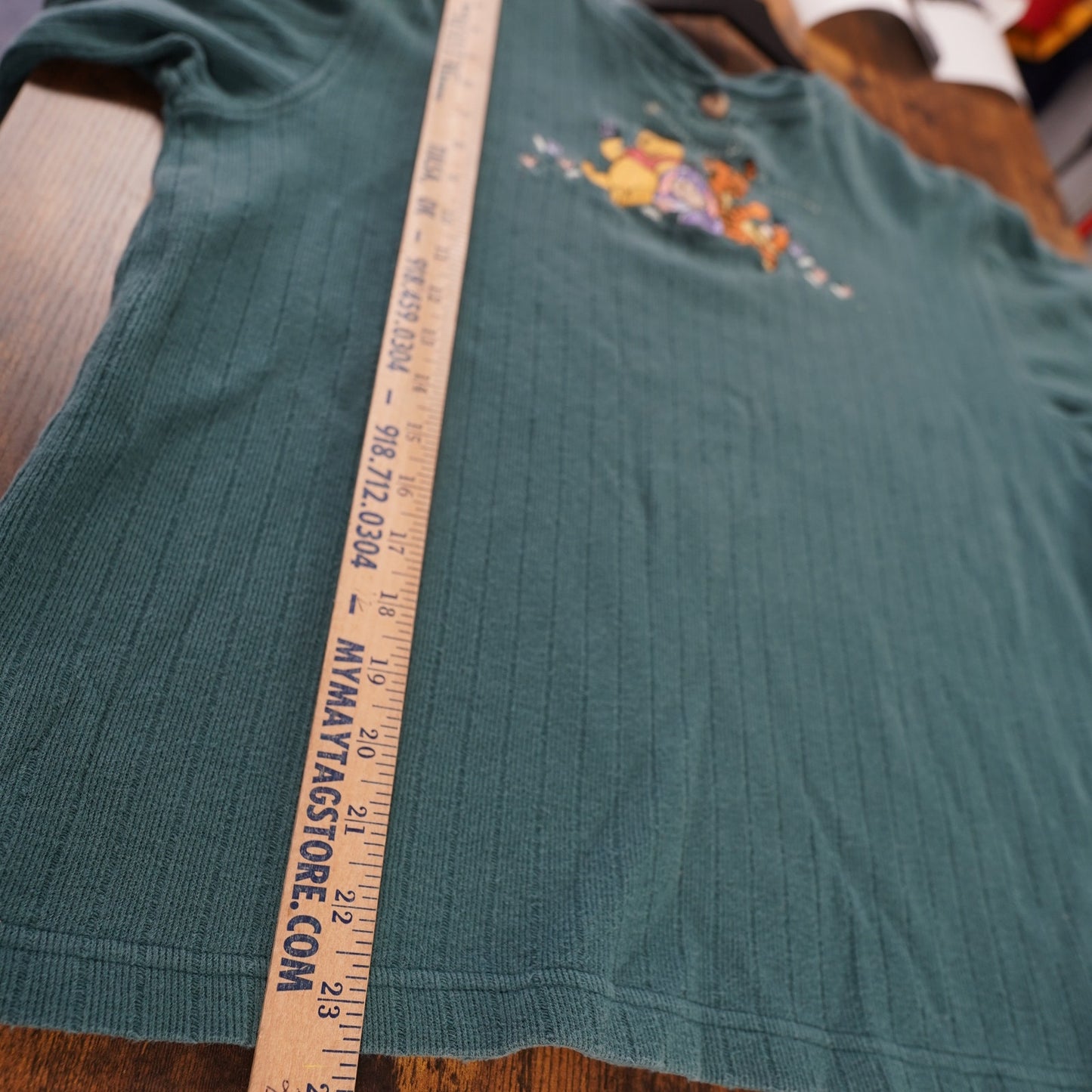 (Women's M) Vintage Winnie the Pooh Tigger Eeyore Sewn 90s Sweatshirt Green Disney