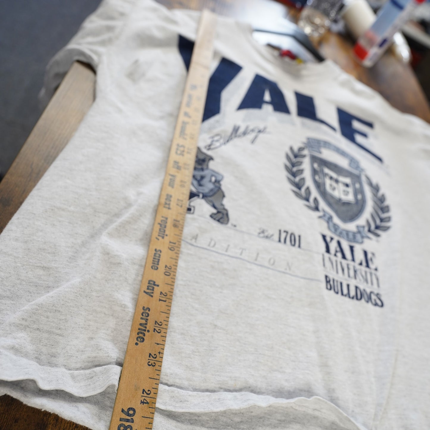 (XL) Vintage Yale University Bulldogs 90s Graphic T-Shirt Men's XL Heather Gray
