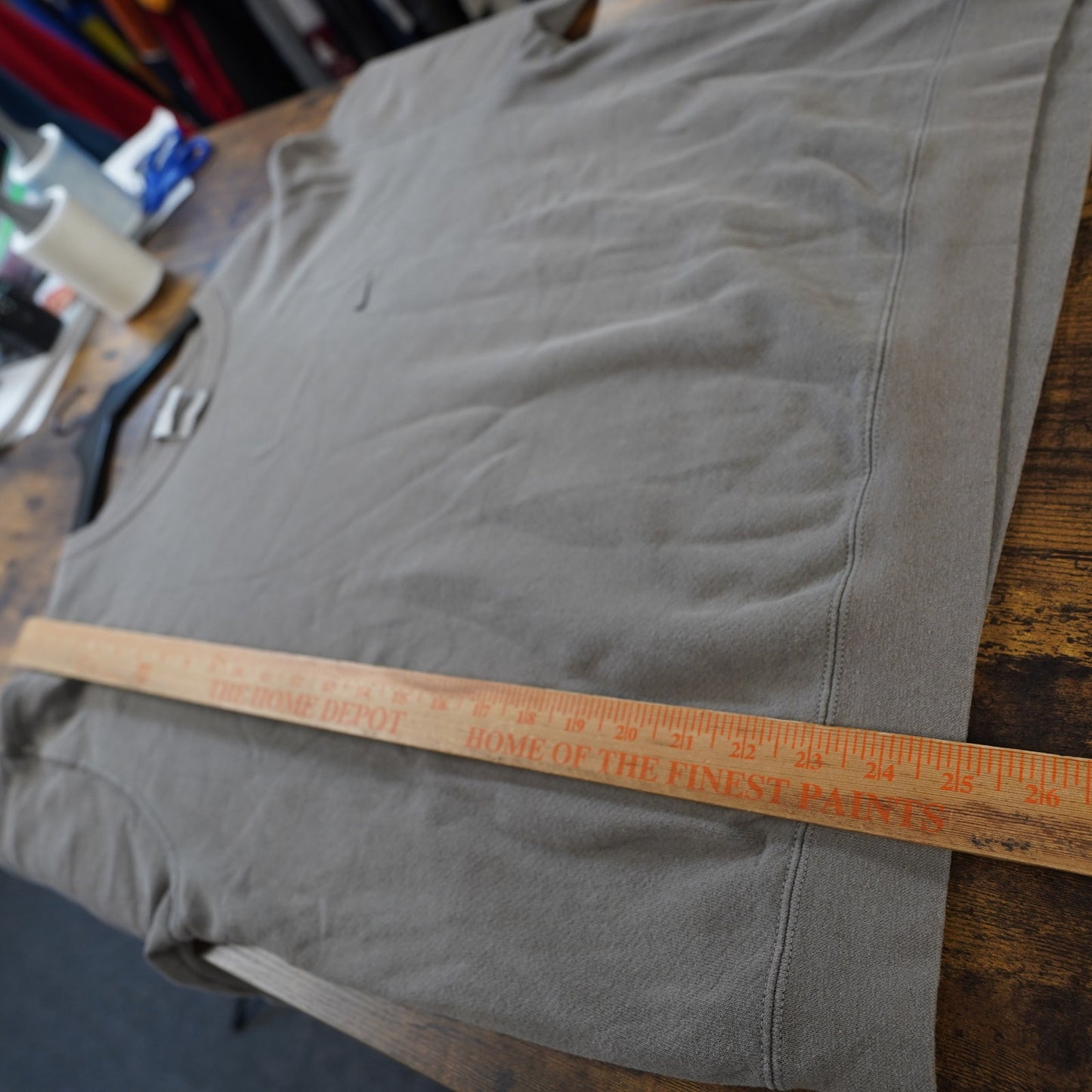 (L) Vintage Nike Y2K Essential Sweatshirt Men's L Gray Brown Stitched 2000s Crewneck