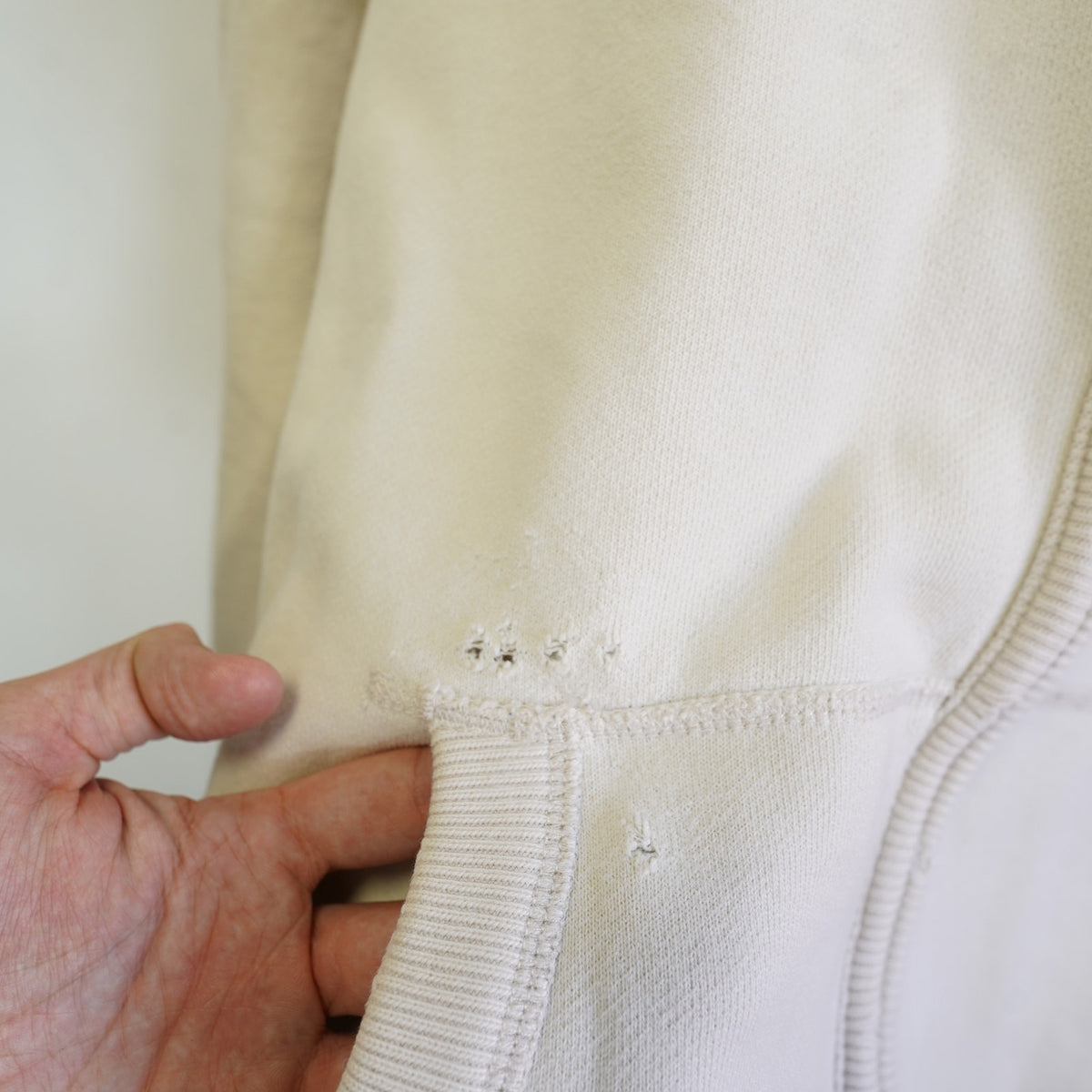 (XL) Abercrombie & Fitch Y2K Sewn Cream Hoodie Men's XL 2000s Preppy Embroidered
