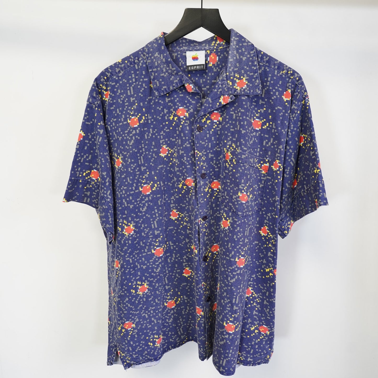 (XL/XXL) Vintage 90s Apple Computer Power Up Macintosh 8-Bit Space Button Up Mens XL Tech