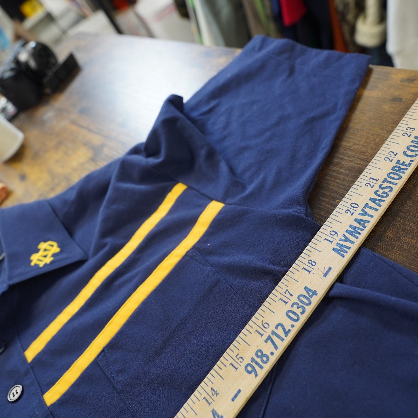 (M) Vintage 80s Notre Dame Dame Fighting Irish Polo Shirt Men's M Sewn Blue Yellow