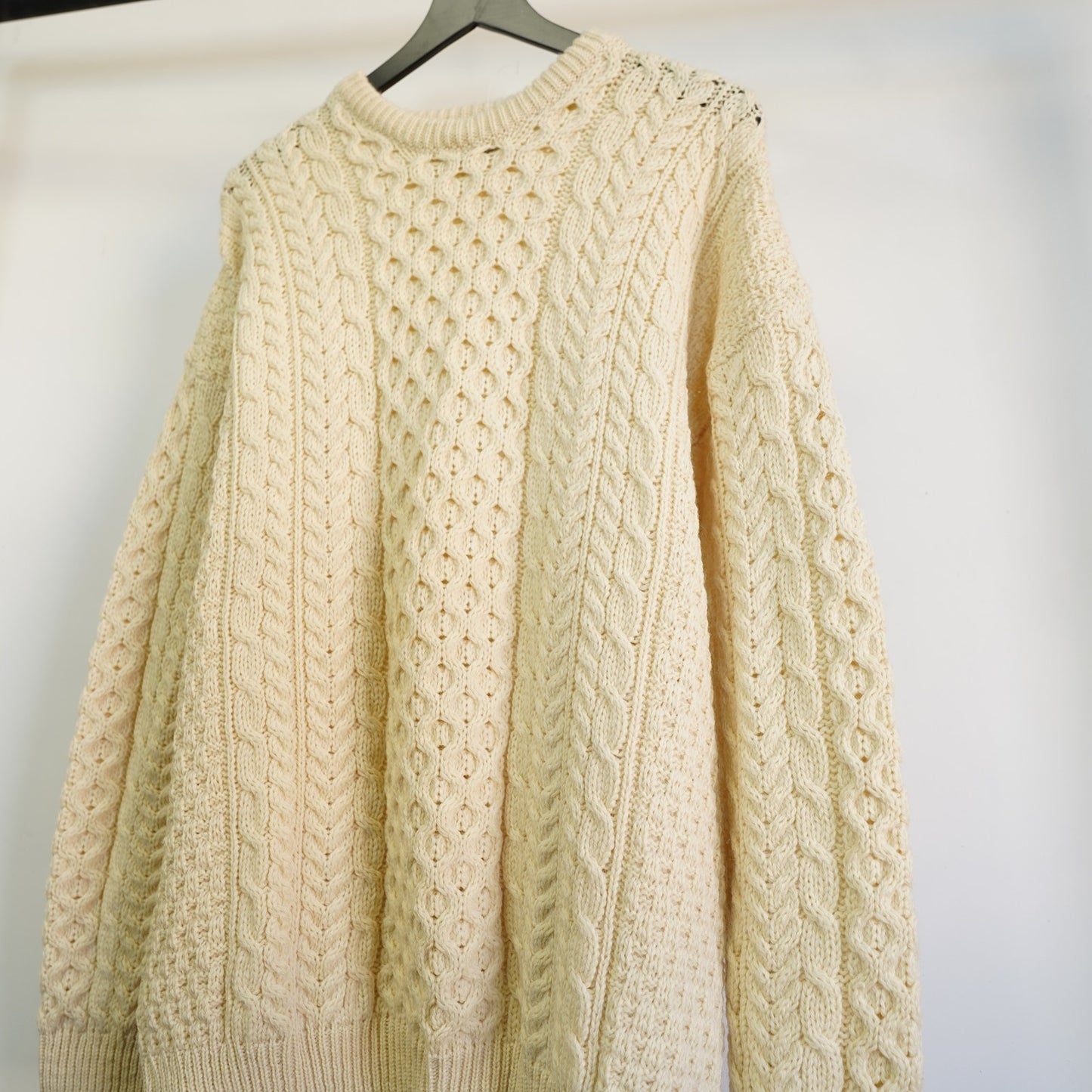 (L) Vintage Carraig Don Fishermen Cable Knit Pure Wool Ireland Cream Sweater