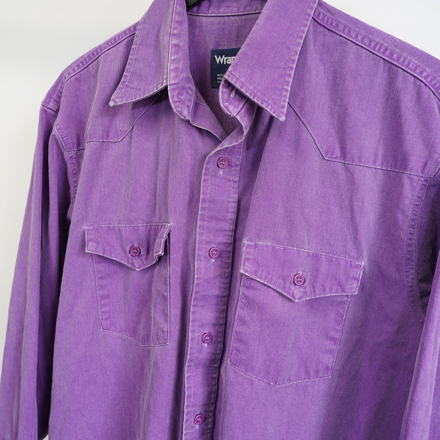 (XL) Vintage Wrangler Brush Popper Western Button Up Men's XL Purple Cowboy 90s