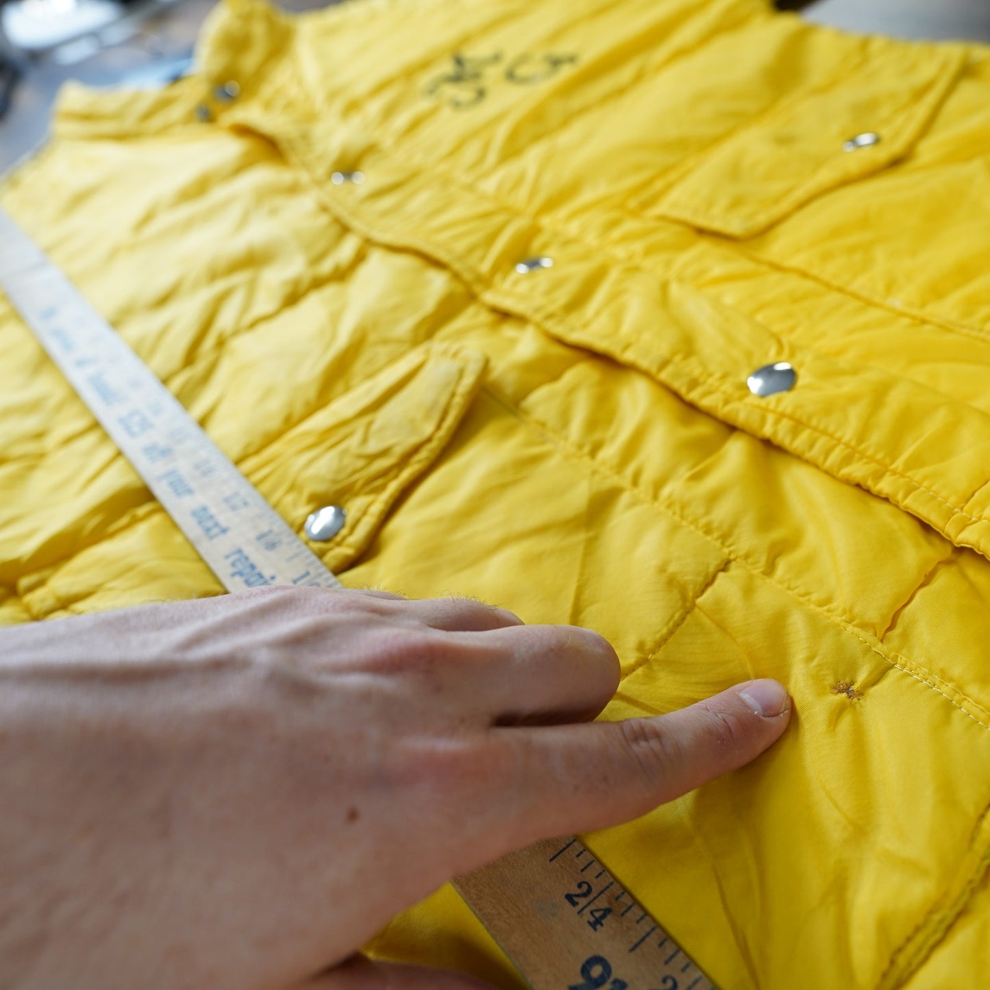 (S) True Vintage 70s Chain Stitched Swingster Western Puffer Jacket Men's S Yellow