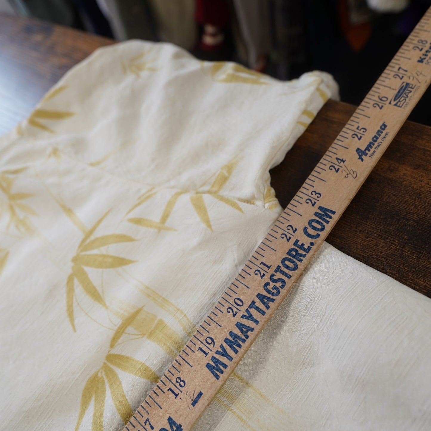 (M) Vintage Tommy Bahama 100% Silk Hawaiian Shirt Men's M Bamboo Cream Tropical