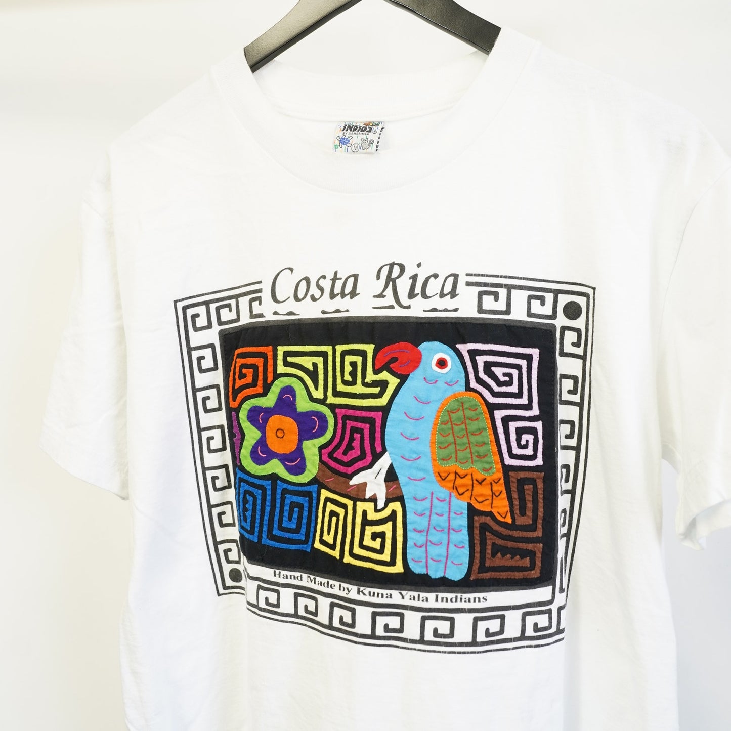 (M) Vintage Costa Rica Indio Siamarmola Nature Bird T-Shirt Mens M White Sewn Parrot