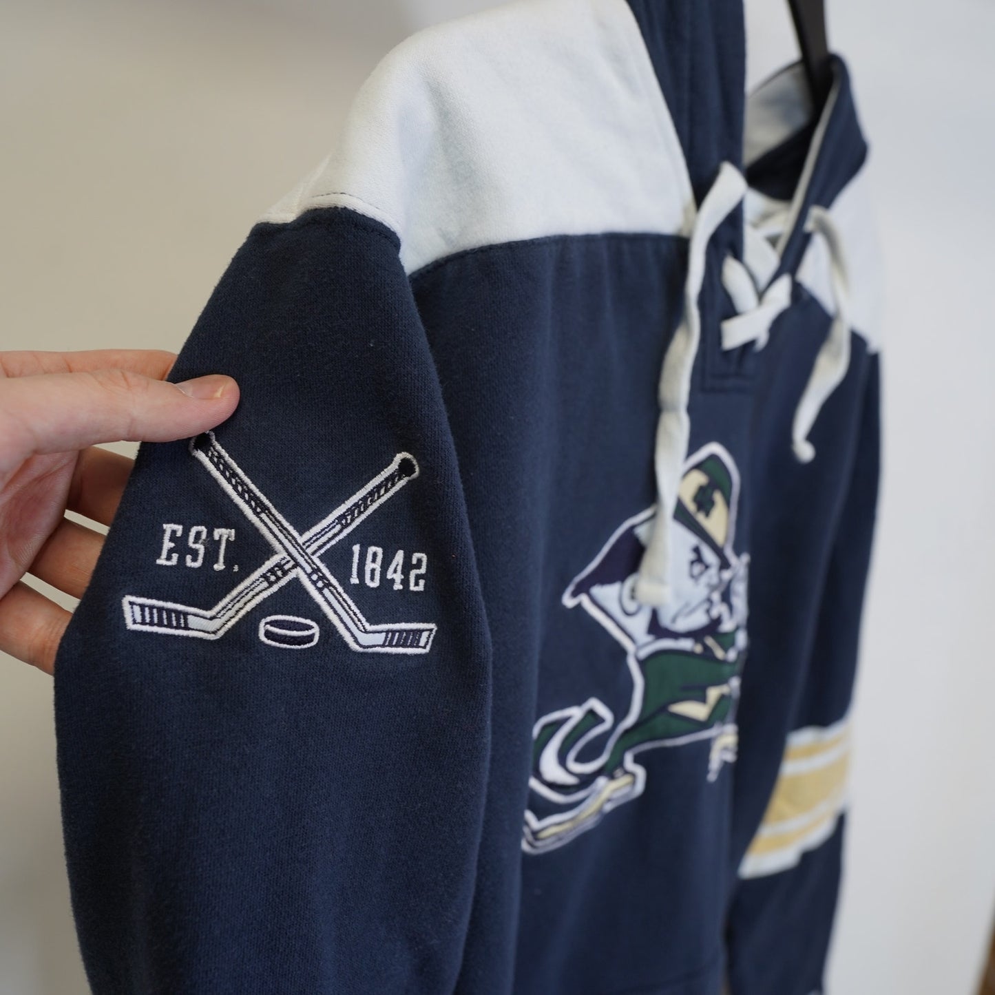 (L) Notre Dame Fighting Irish Sewn Champion Hockey Hoodie Men's L Embroidered Blue