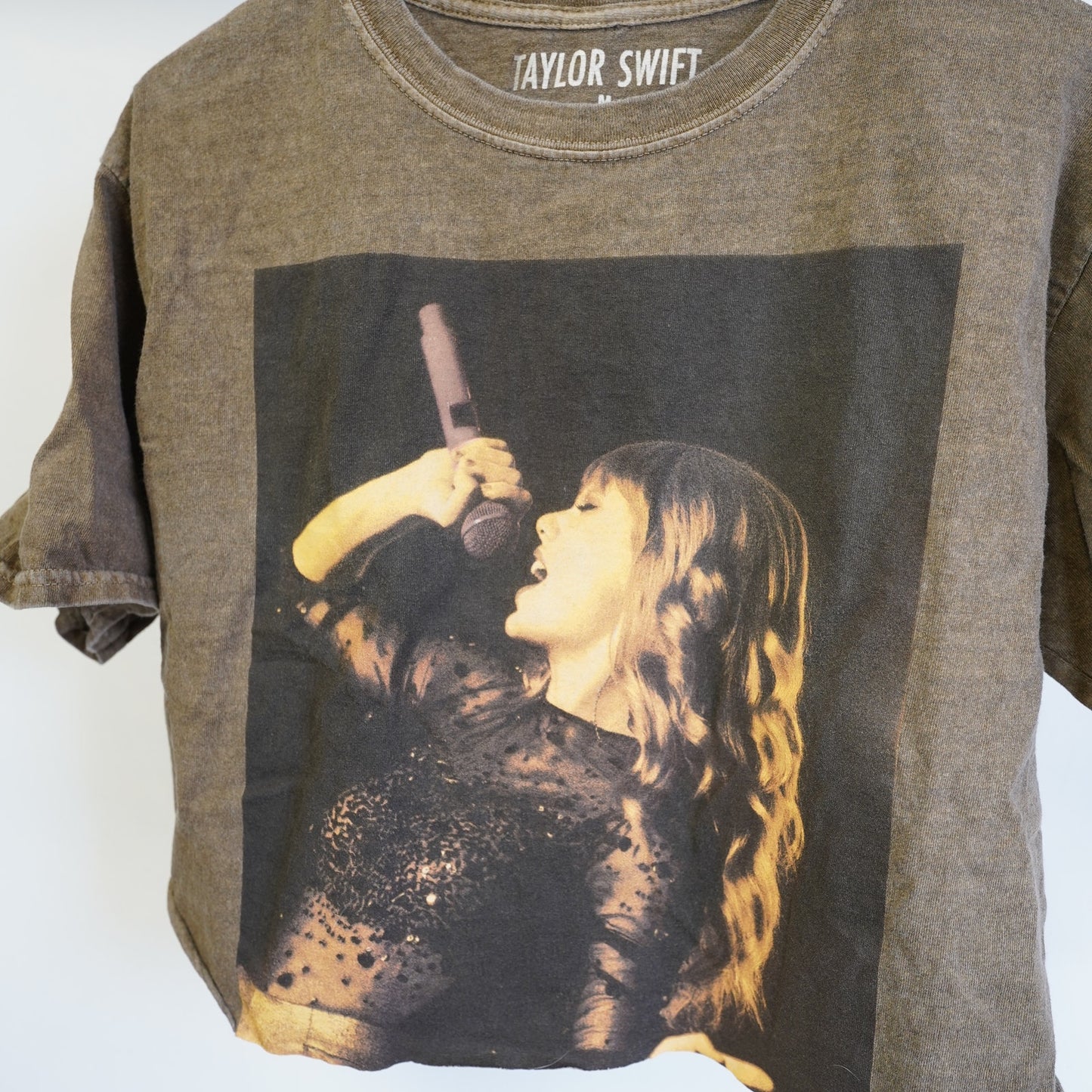 (Women's M) Taylor Swift Urban Outfitters Red Taylor’s Version Cropped T-Shirt Women's M