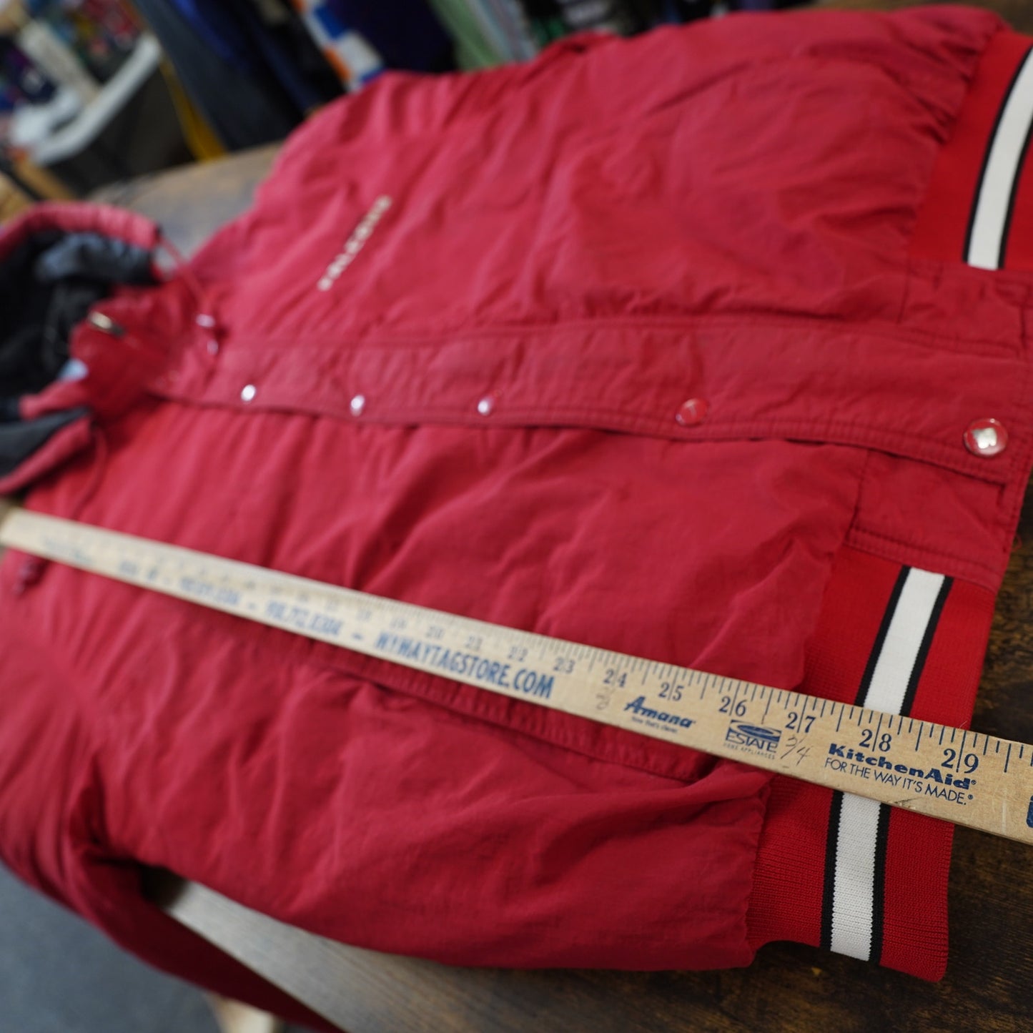 (M) Vintage Atlanta Falcons Reebok Puffer Jacket Y2K Men's M Red NFL Retro 2000s