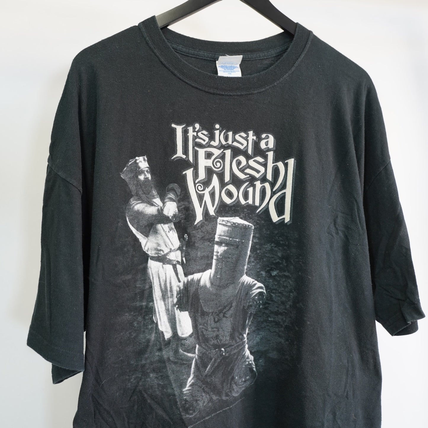 (XXL) Vintage Monty Python & the Holy Grail It's a Flesh Wound Black T-Shirt Men's XXL