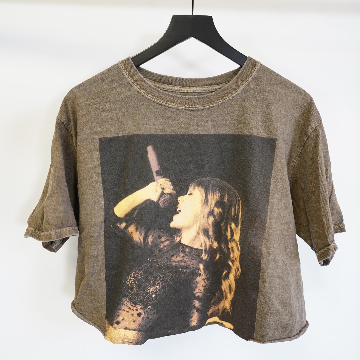 (Women's M) Taylor Swift Urban Outfitters Red Taylor’s Version Cropped T-Shirt Women's M