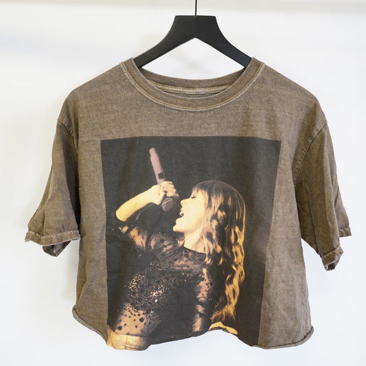 (Women's M) Taylor Swift Urban Outfitters Red Taylor’s Version Cropped T-Shirt Women's M