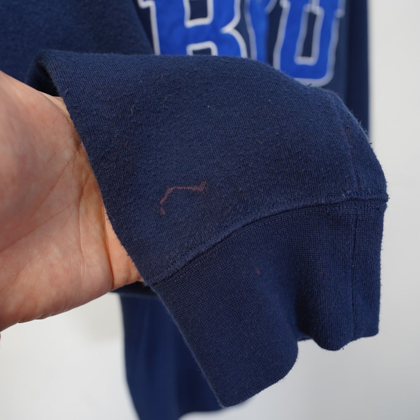 (M) BYU Cougars Embroidered Sweatshirt Men's M Blue Brigham Young Crewneck Sewn