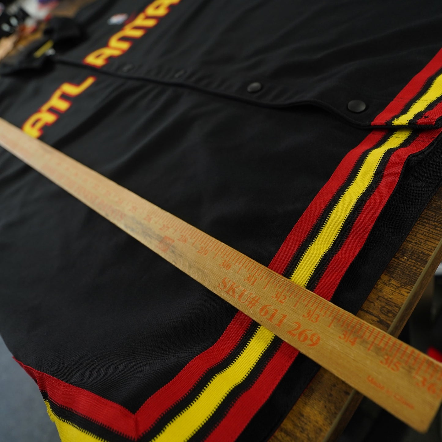 (XXL) Vintage Atlanta Hawks Team Nike NBA Sewn Shooting Warm Up Jersey Men's XXL Black