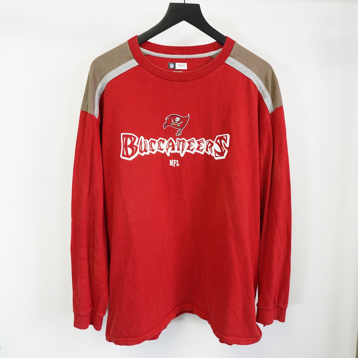 (XL) Tampa Bay Buccaneers Team NFL Cut & Sew Long Sleeve T-Shirt Men's XL Red