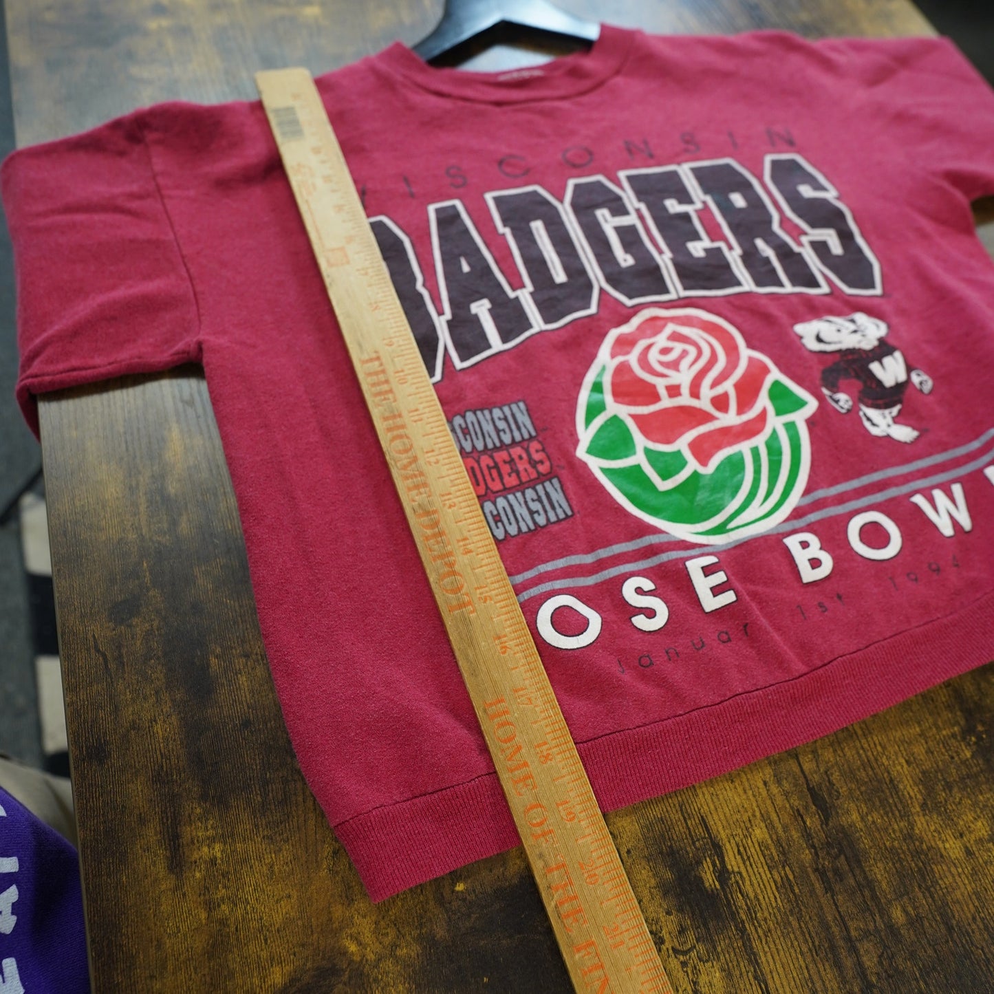 (M) BOXY Vintage Wisconsin Badgers Rose Bowl Cropped Sweatshirt Unisex M Red Boxy Fit 90s