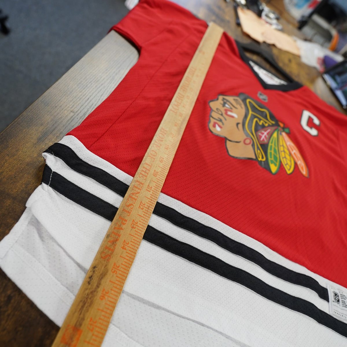 (Boys L/XL) Chicago Blackhawks Jonathan Toews Reebok NHL Hockey Jersey Boys L/XL Red Kids