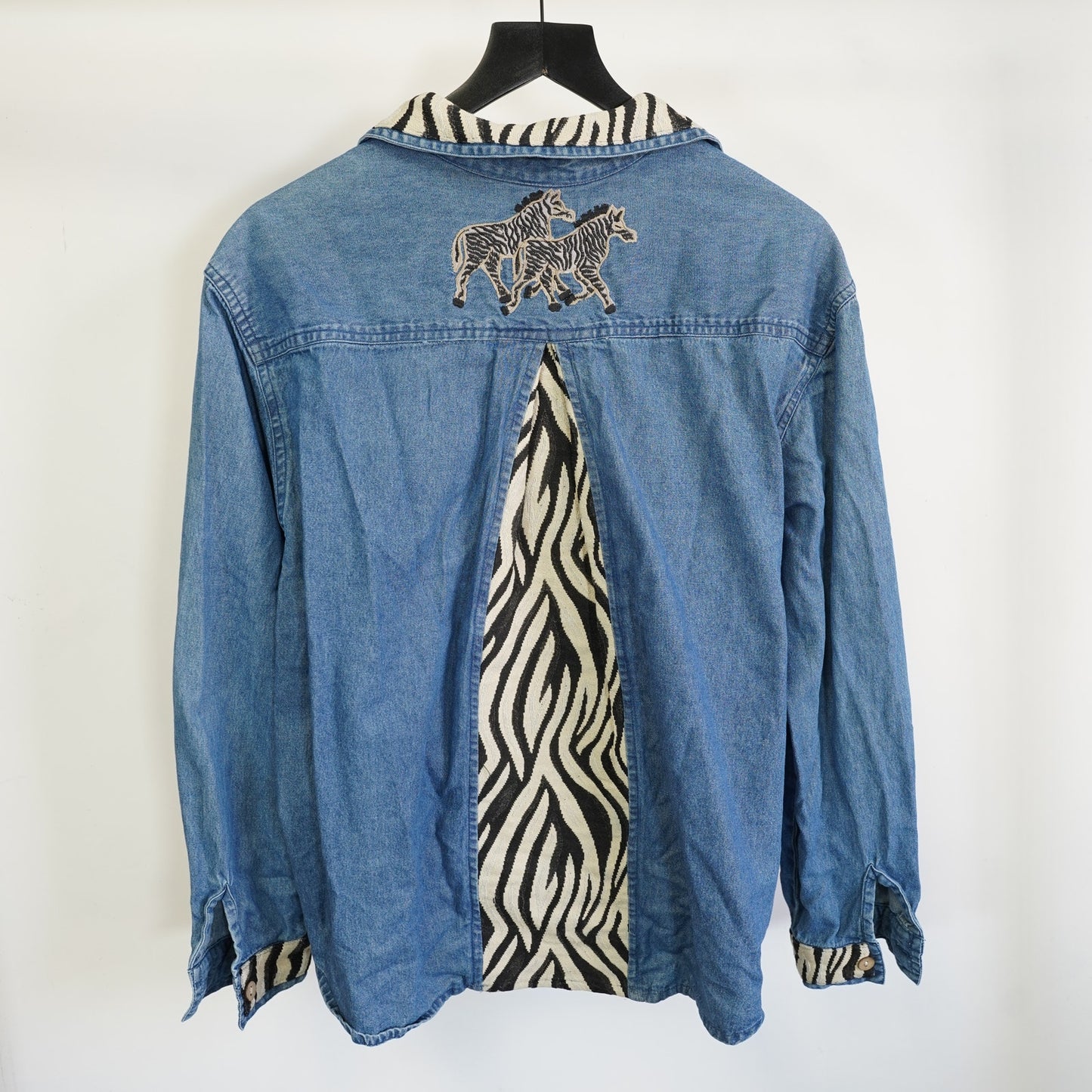 (Women's L) Vintage Dress Barn Zebra Safari Embroidered Denim Shirt Women's L Y2K Nature