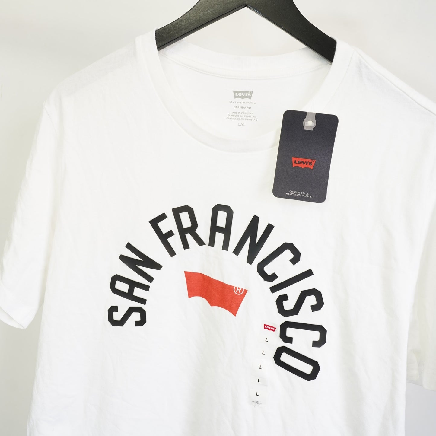 (L) Levi's Strauss Clothing Red Tab T-Shirt Men's L White New w/Tags Casual