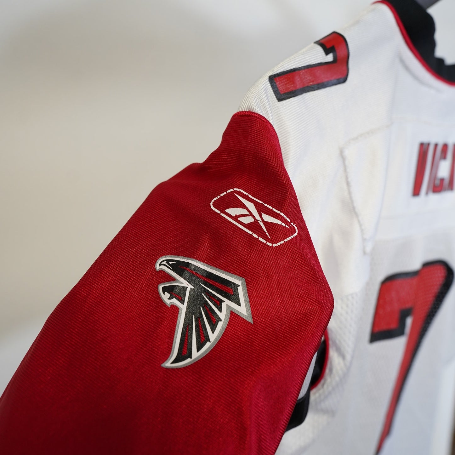 (Youth L) Vintage Michael Vick Atlanta Falcons Reebok Football Jersey Kids L White Mike