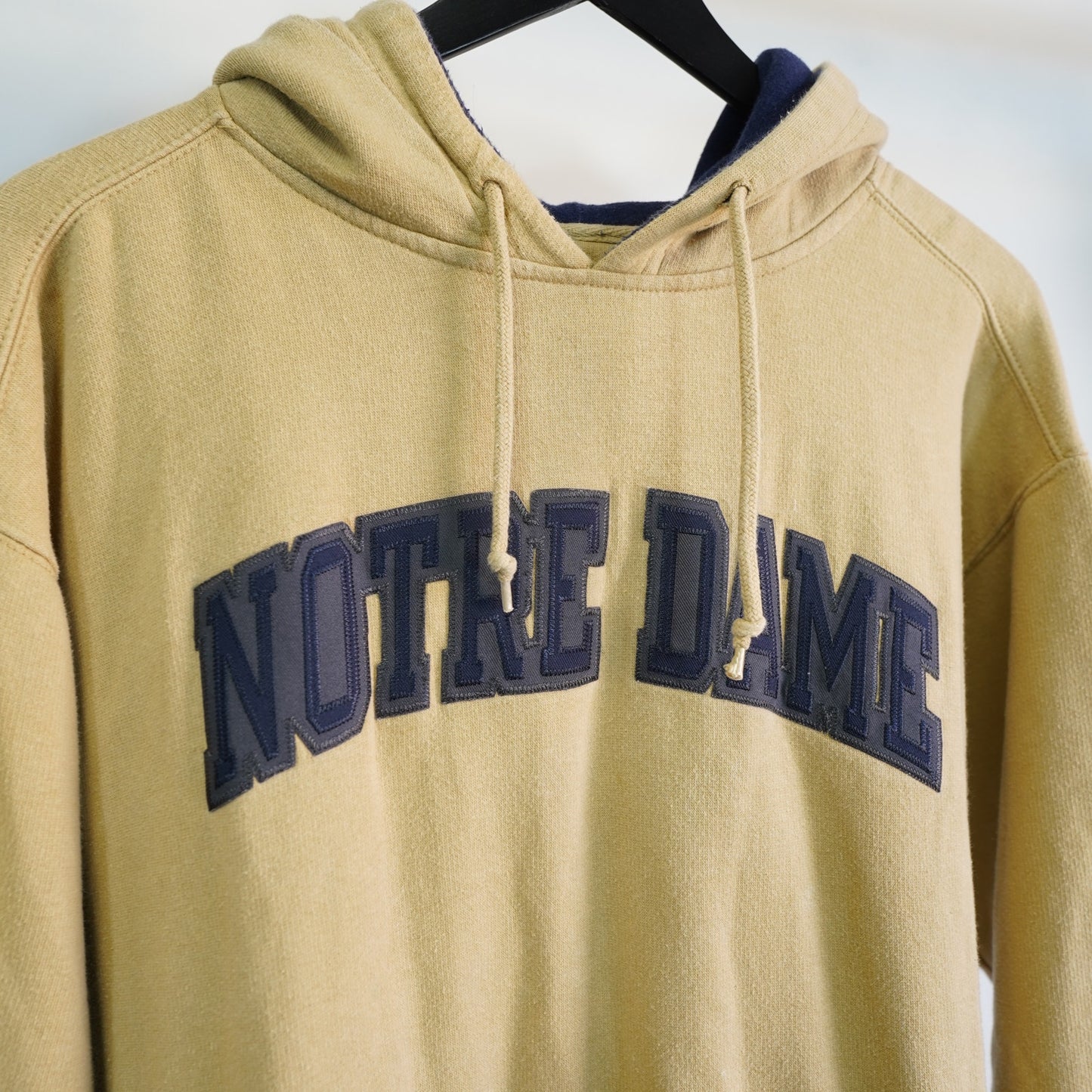 (L) Vintage Notre Dame Fighting Irish Embroidered Starter Hoodie Jacket Gold