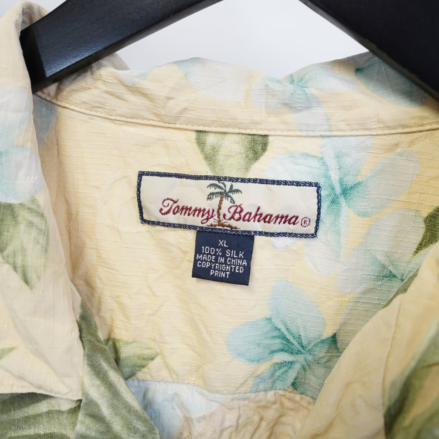 (XL) Vintage Tommy Bahama 100% Silk Hawaiian Button Up Shirt Mens XL Pineapple Yellow