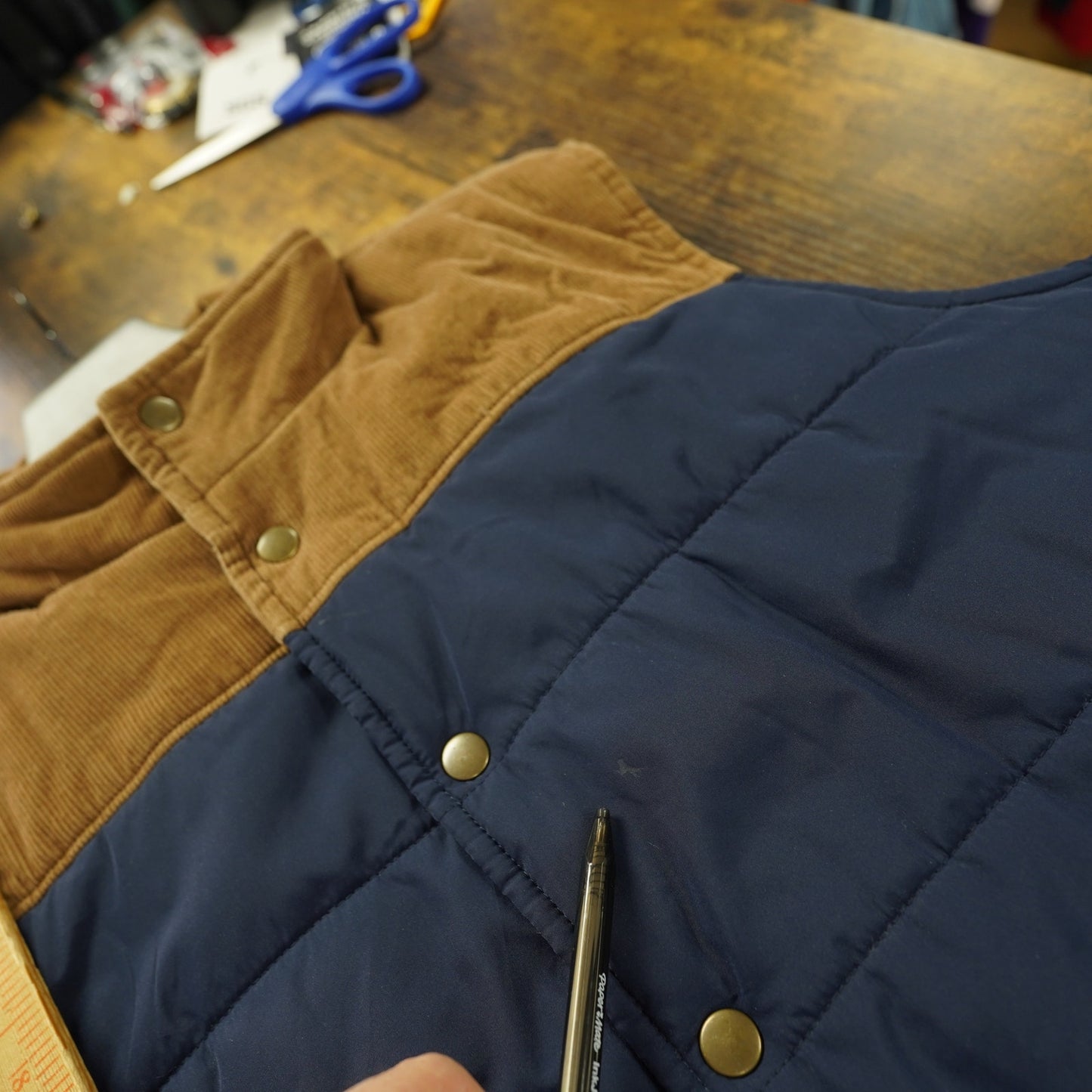 (L) J Crew Outerwear Puffer Vest Men's L Blue Brown Two Tone Quilted Corduroy