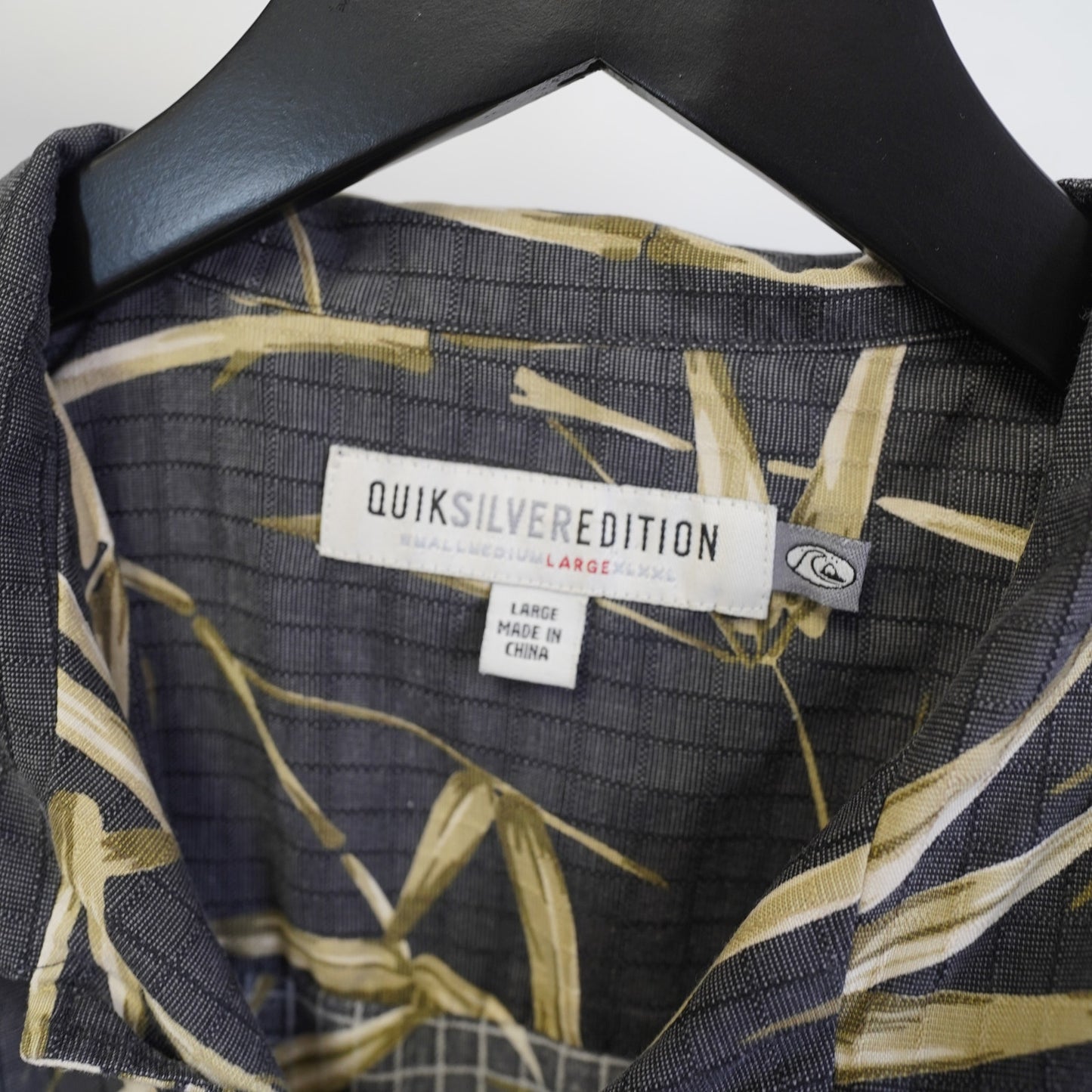 Vintage Quicksilver Y2K Surf & Skate Hawaiian Shirt Men's L Black Retro 2000s