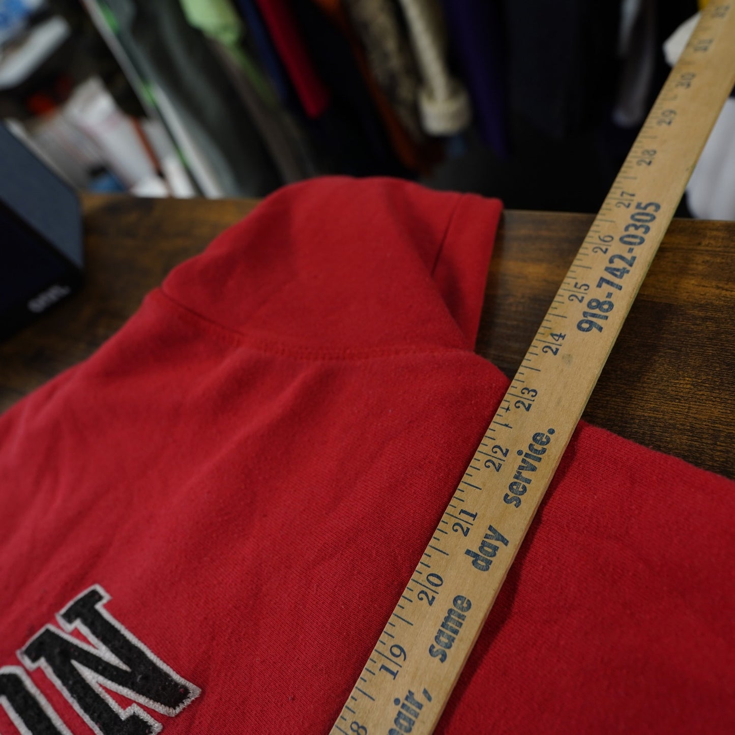 (Women's L) University of Houston Cougars Embroidered Sweatshirt Women's L Red UH