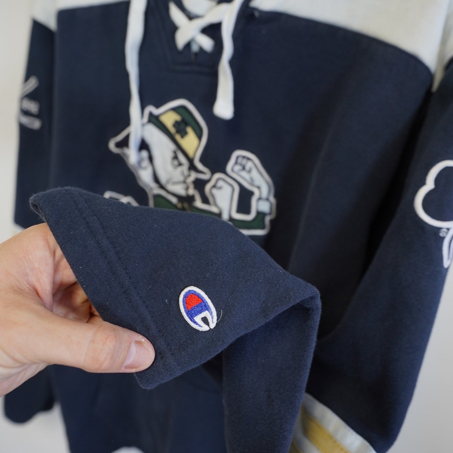 (L) Notre Dame Fighting Irish Sewn Champion Hockey Hoodie Men's L Embroidered Blue