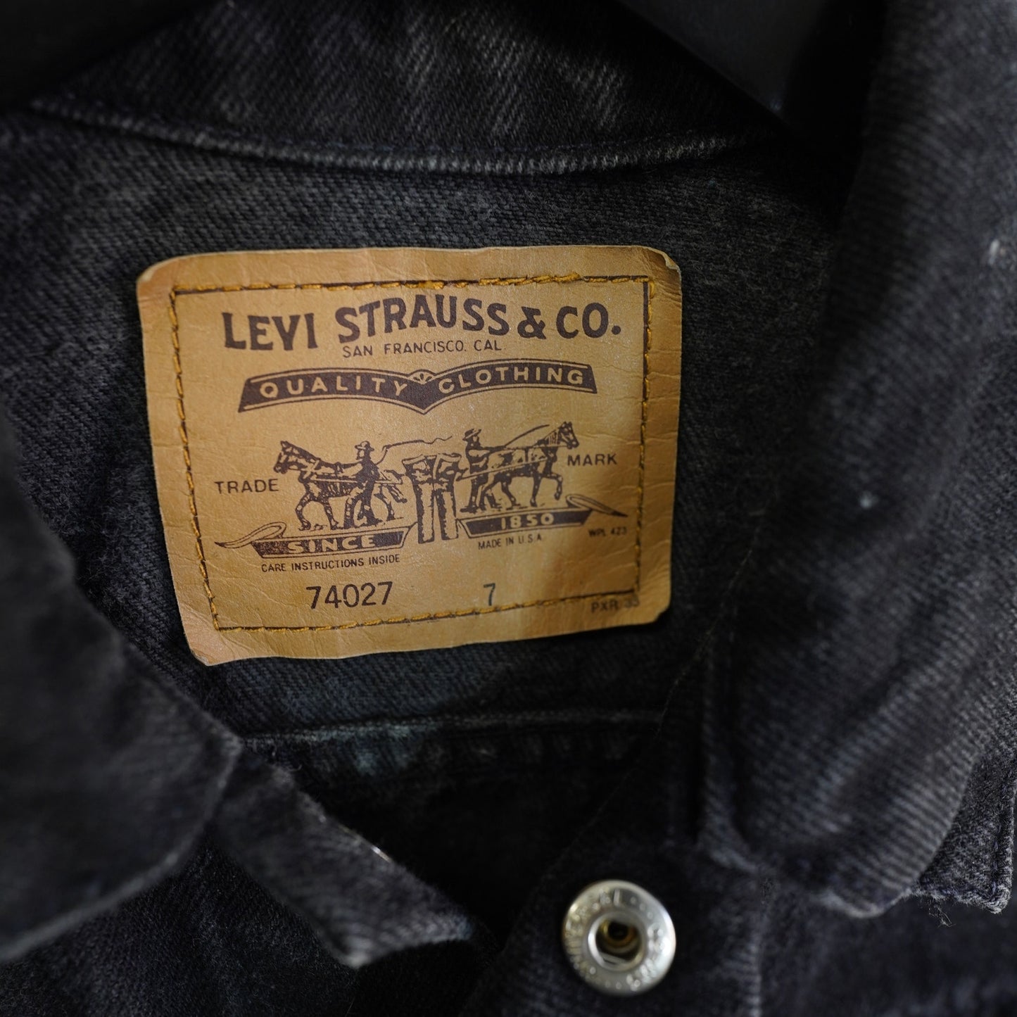 (Youth 7) Vintage Levi's Strauss Orange Tab Kids Black Denim Jacket Youth 7 90s USA Made