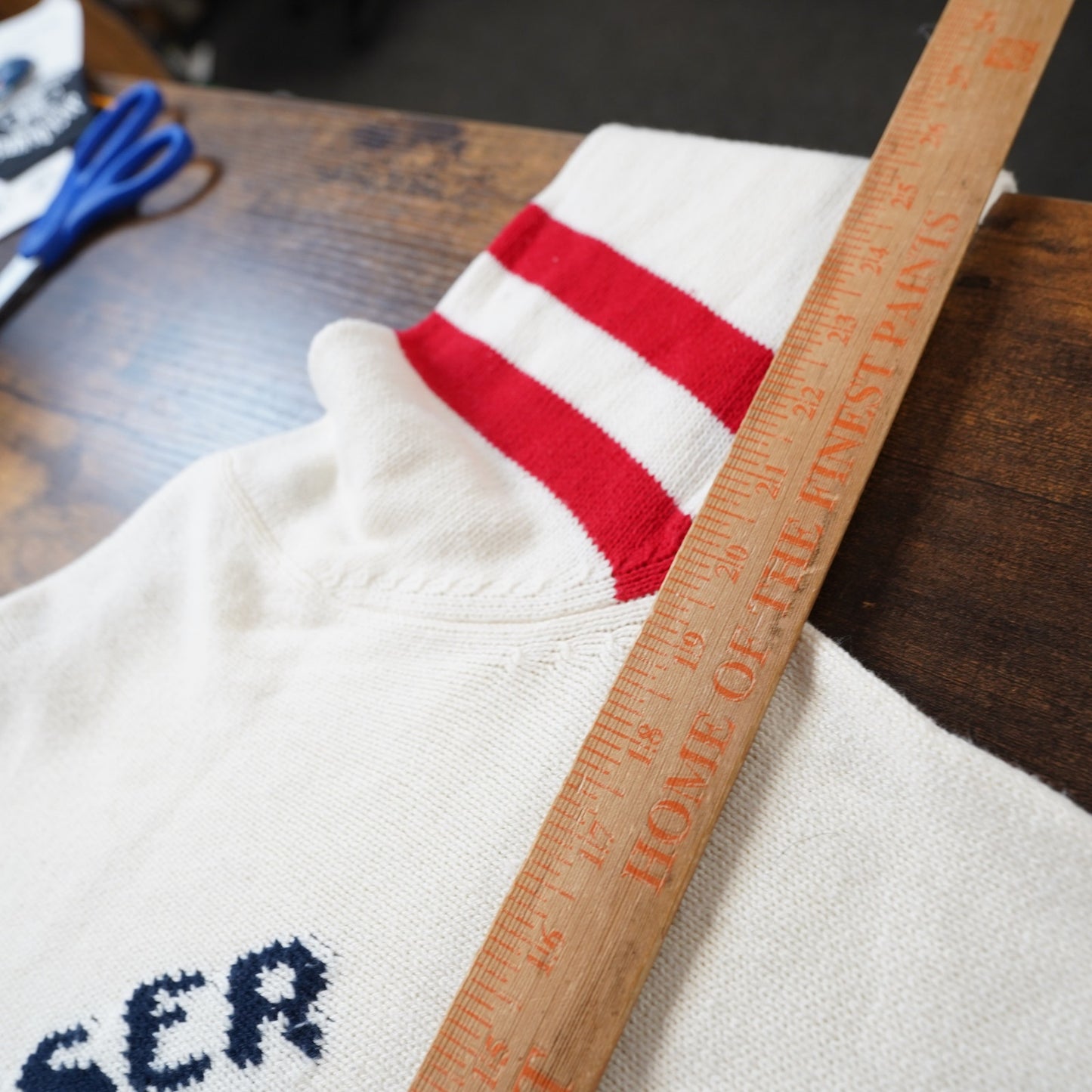 (S) Budweiser Beer Knit Big Logo White Sweater Men's S Junk Food Retro