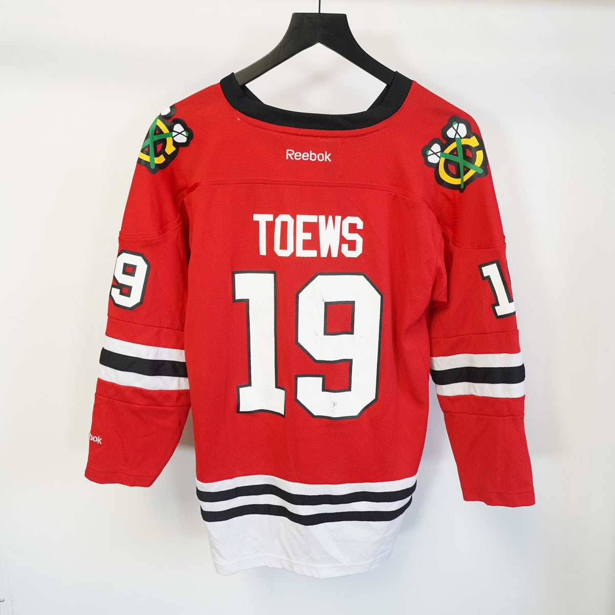 (Boys L/XL) Chicago Blackhawks Jonathan Toews Reebok NHL Hockey Jersey Boys L/XL Red Kids