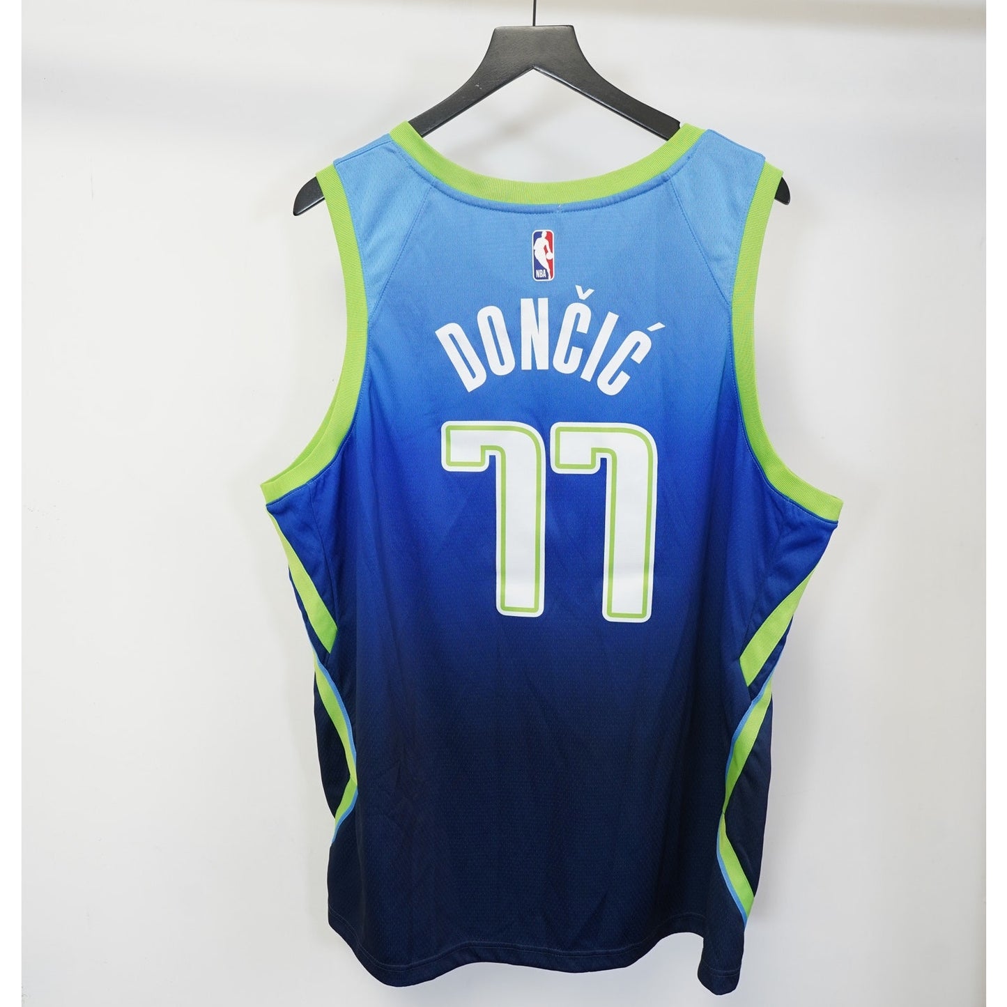 (XXL) Nike Dallas Mavericks Luka Doncic 2019/20 City Edition Swingman Jersey Men's XXL